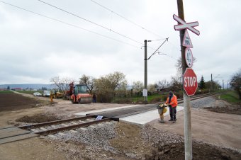 Korszerűsítik a kilyéni vasúti átkelőt, ahol évekkel ezelőtt szörnyű tömegbaleset történt