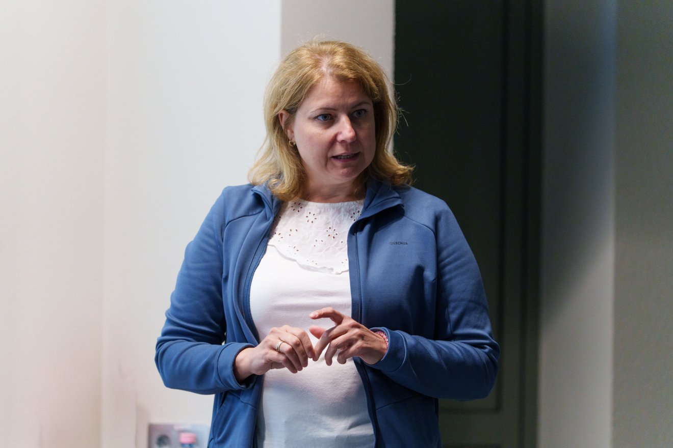 Lukács Réka beavatott a vulkáni működés rejtelmeibe &bullet;  Fotó: Tuchiluș Alex