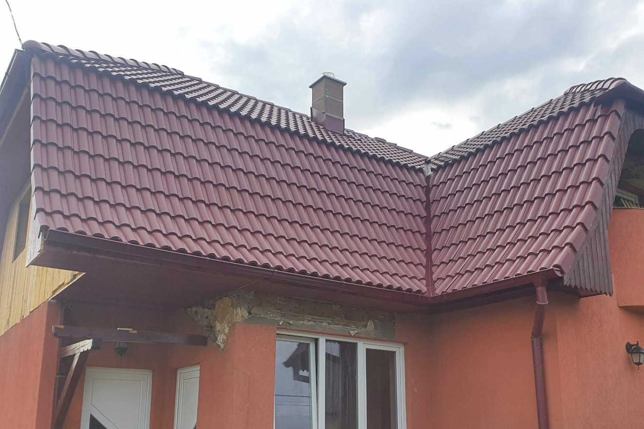 Újra tető fedi a házat. Aczél Csaba minden embernek köszönetet mond, aki ebben az időszakban mellette volt és van &bullet;  Fotó: Aczél Csaba személyes archívuma