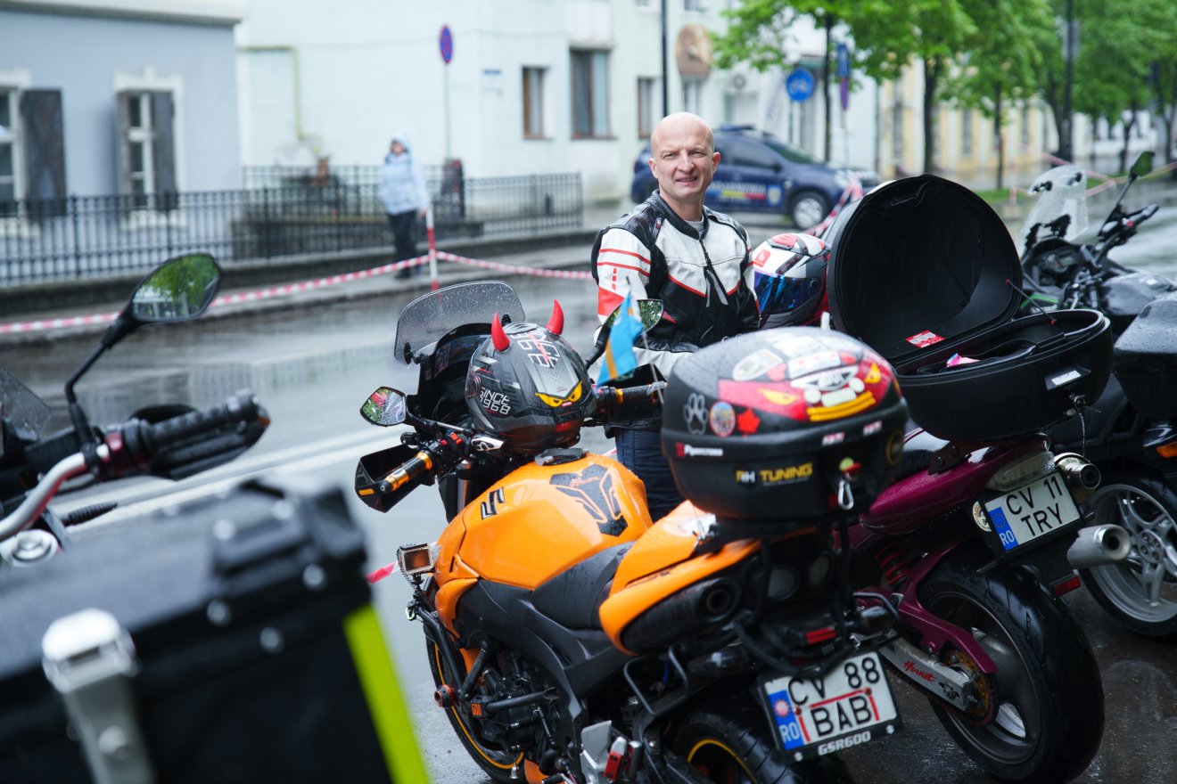 Ha nem romlott volna el az idő éppen szombatra, talán kétszer ennyien is lehettek volna &bullet;  Fotó: Tuchiluș Alex