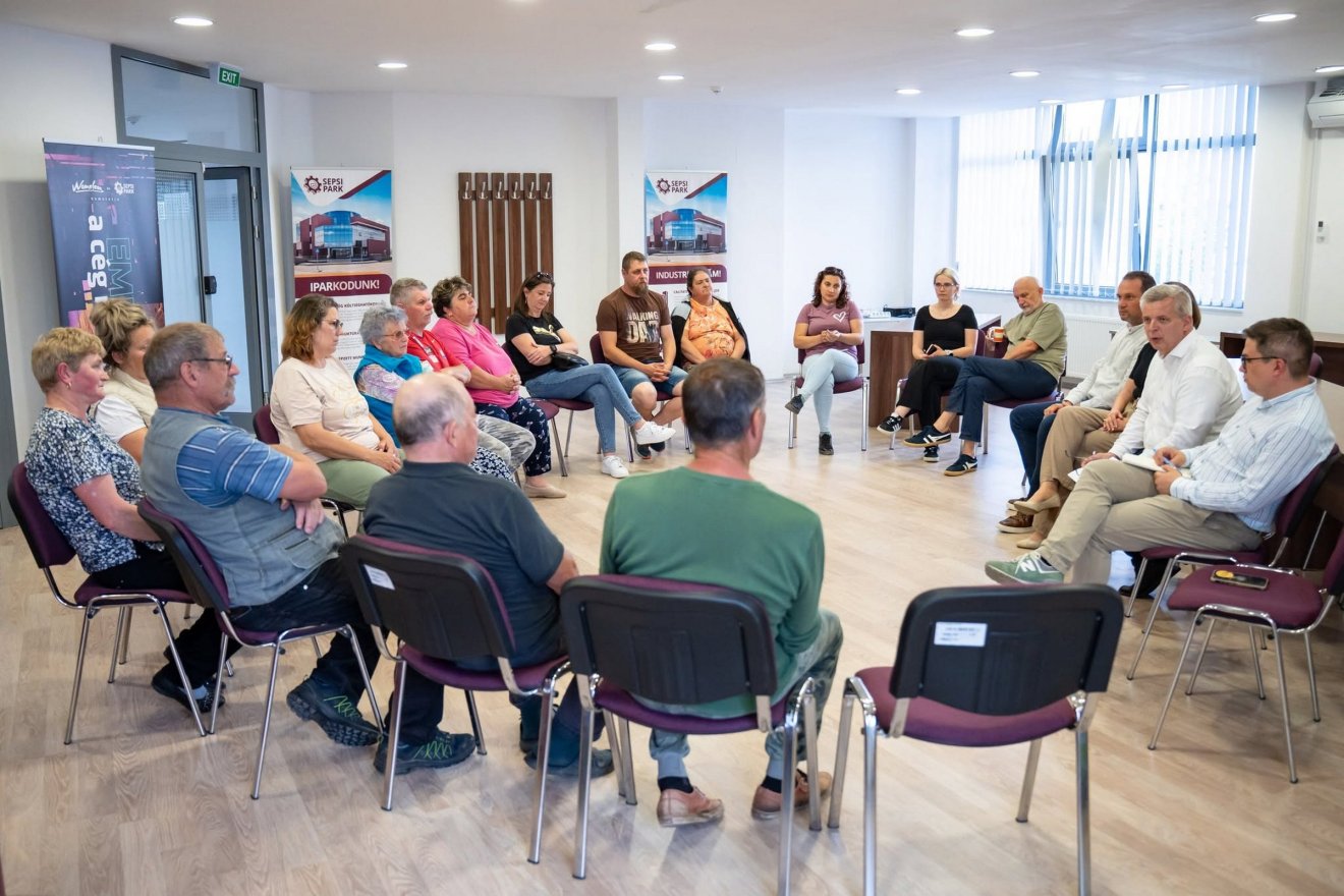 A lakók szerint az elmúlt évek fejlődése ellenére még számos tennivaló maradt annak érdekében, hogy Szépmező infrastruktúrája felzárkózzon a város többi részéhez. &bullet;  Fotó: Miklós Zoltán/Facebook