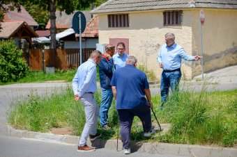 Jelezték a lakók a szennyvízproblémát, az illetékesek megvizsgálják, hogy mi lehet az oka