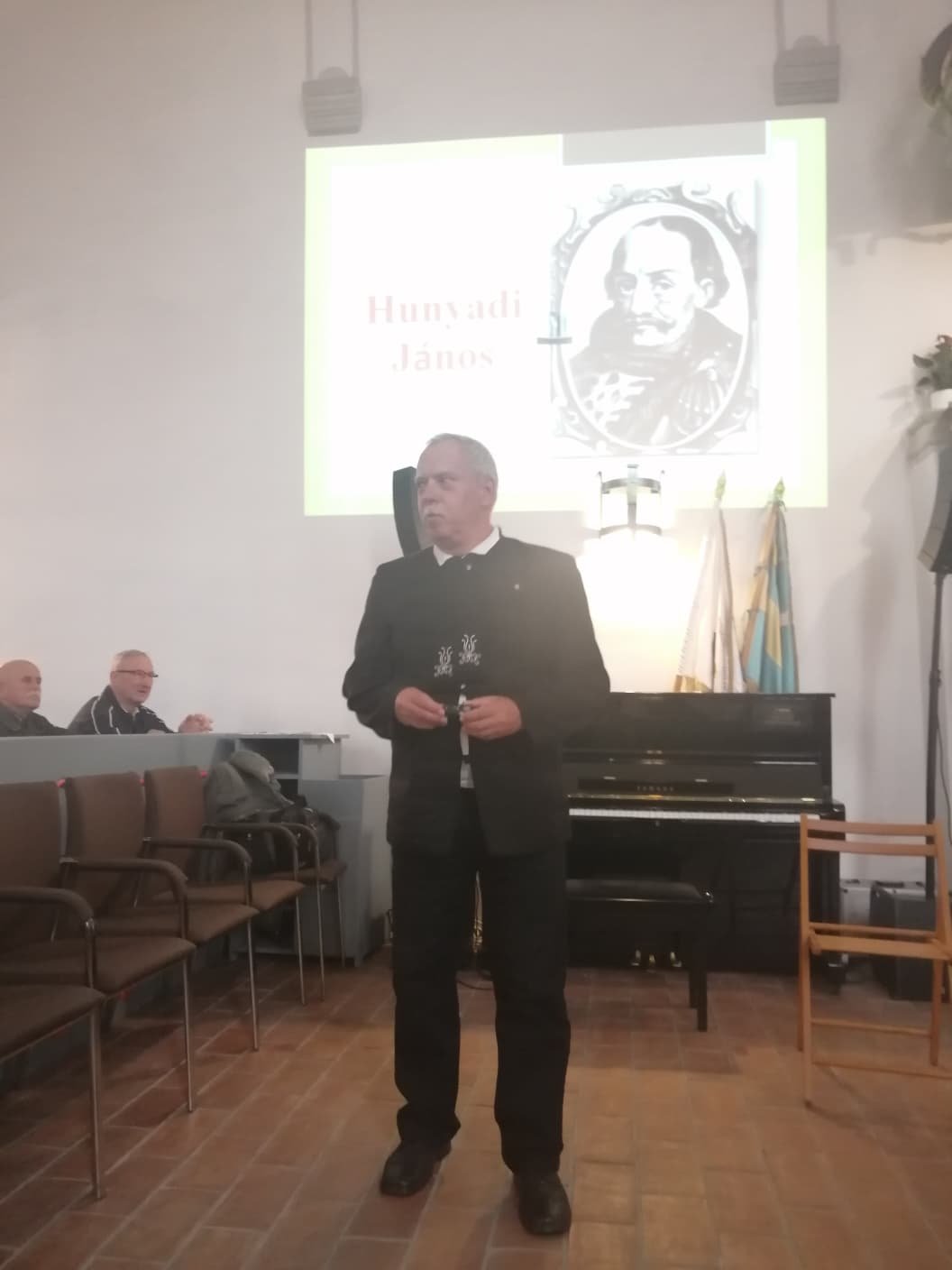 Rab Sándor történelemtanár  Hunyadi Jánosról és a nándorfehérvári csatáról is érdekes tényeket közölt &bullet;  Fotó: Bodor Tünde
