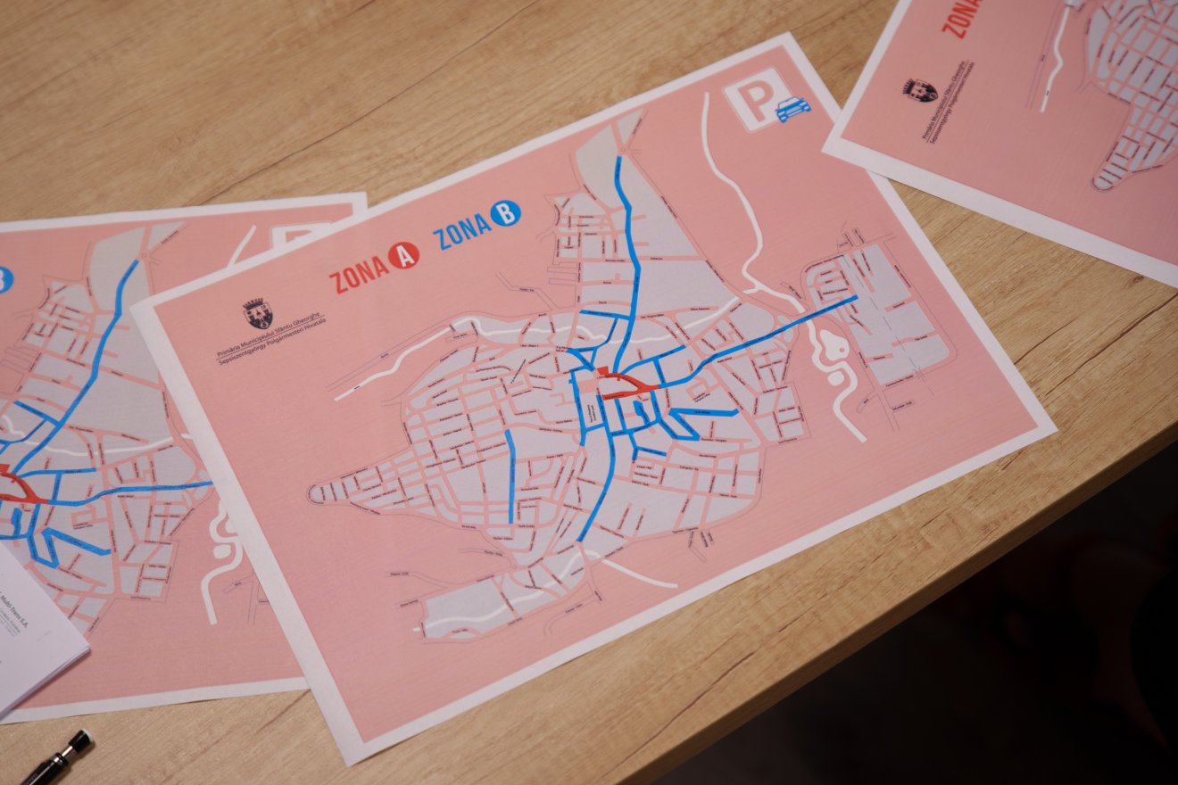 Parkolási újdonságok: az A övezet marad a régi, a B kibővült, és lett egy C parkolási övezet is. Ősztől lesz új parkolóapplikáció is &bullet;  Fotó: Tuchiluș Alex