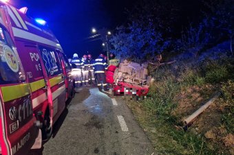 Felborult egy autó Maros megyében, többen is utaztak benne