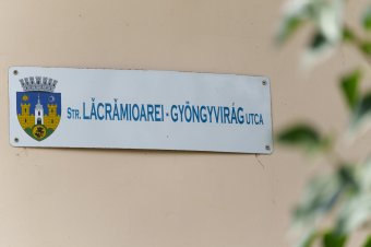 Sepsiszentgyörgyön is le kell cserélni az utcanévtáblákat