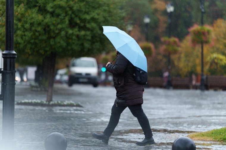 Beköszönt az igazi ősz: lehűlés és sok eső várható