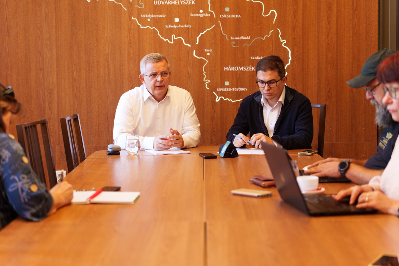 Az RMDSZ-vezetők kiemelték, a találkozókon kizárólag a lakóövezeti problémákról beszéltek, nem volt politikai vita &bullet;  Fotó: Tuchiluș Alex