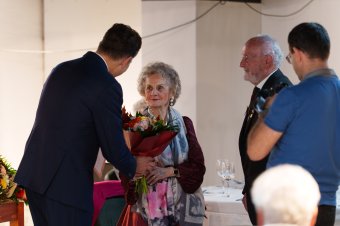 Életre szóló igen: arany- és gyémántlakodalmas párokat köszöntöttek Sepsiszentgyörgyön