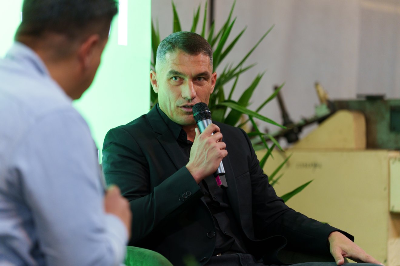 Olyan akart lenni, mint Hagi, játékvezetőként jutott a csúcsra Kovács István