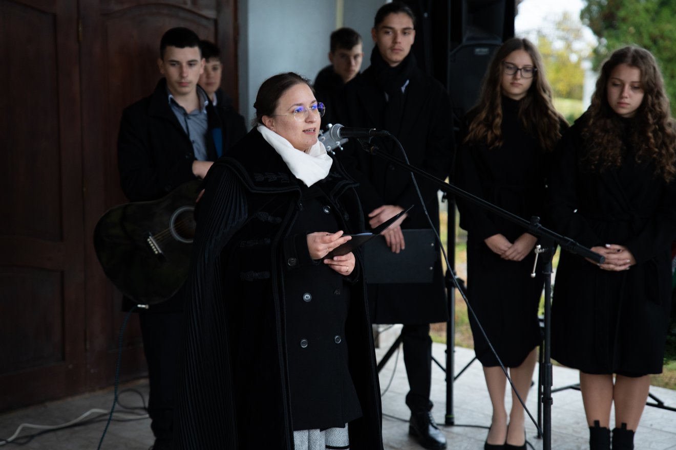 Áhitatot Szőcs-Ungvári Rebeka református segédlelkész mondott