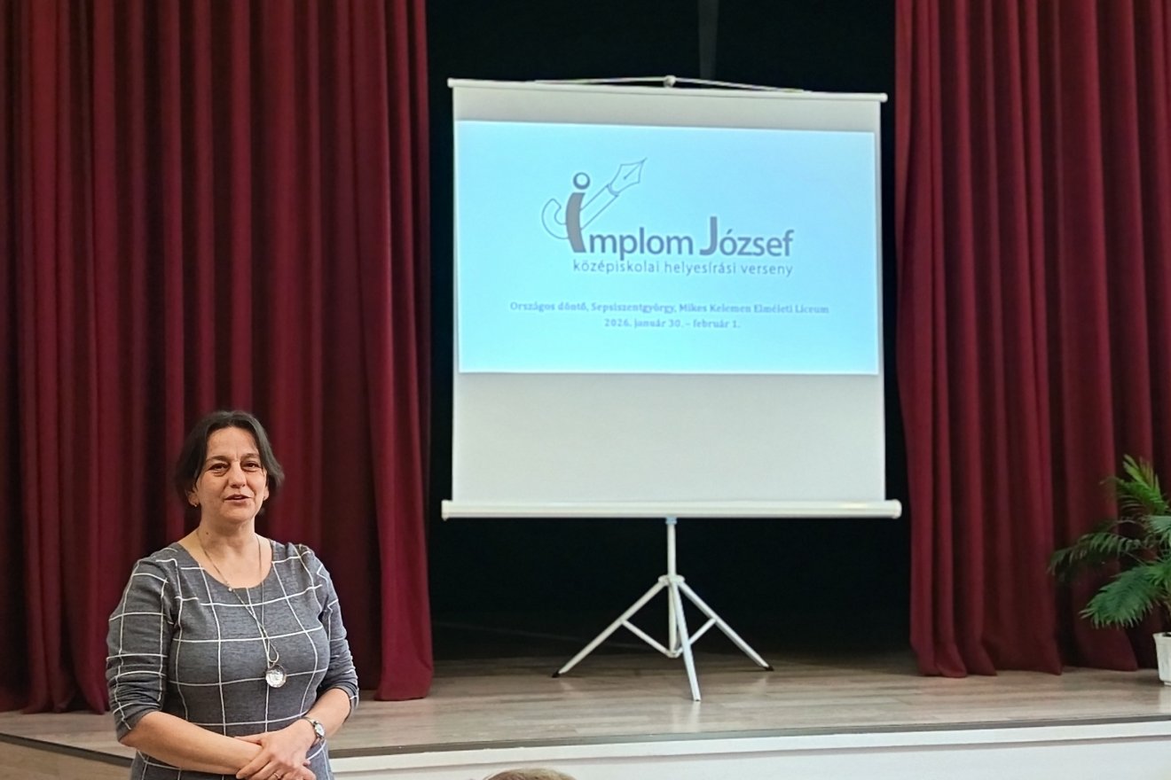 A helyesírás gondolkodás, fegyelem és igényesség kérdése is – mondta Kőmíves Noémi Kovászna megyei magyar szakos tanfelügyelő a díjkiosztón &bullet;  Fotó: Bodor Tünde
