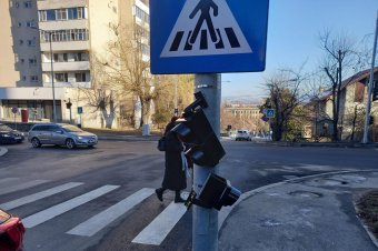 Megrongálták az új jelzőlámpákat Sepsiszentgyörgyön