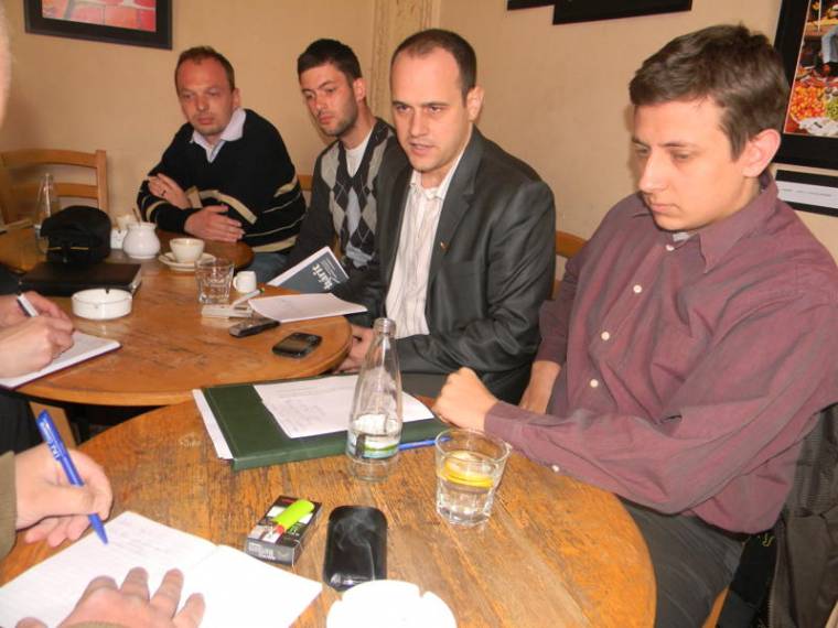 Száz fiatal politikus közül választhatnak a háromszékiek