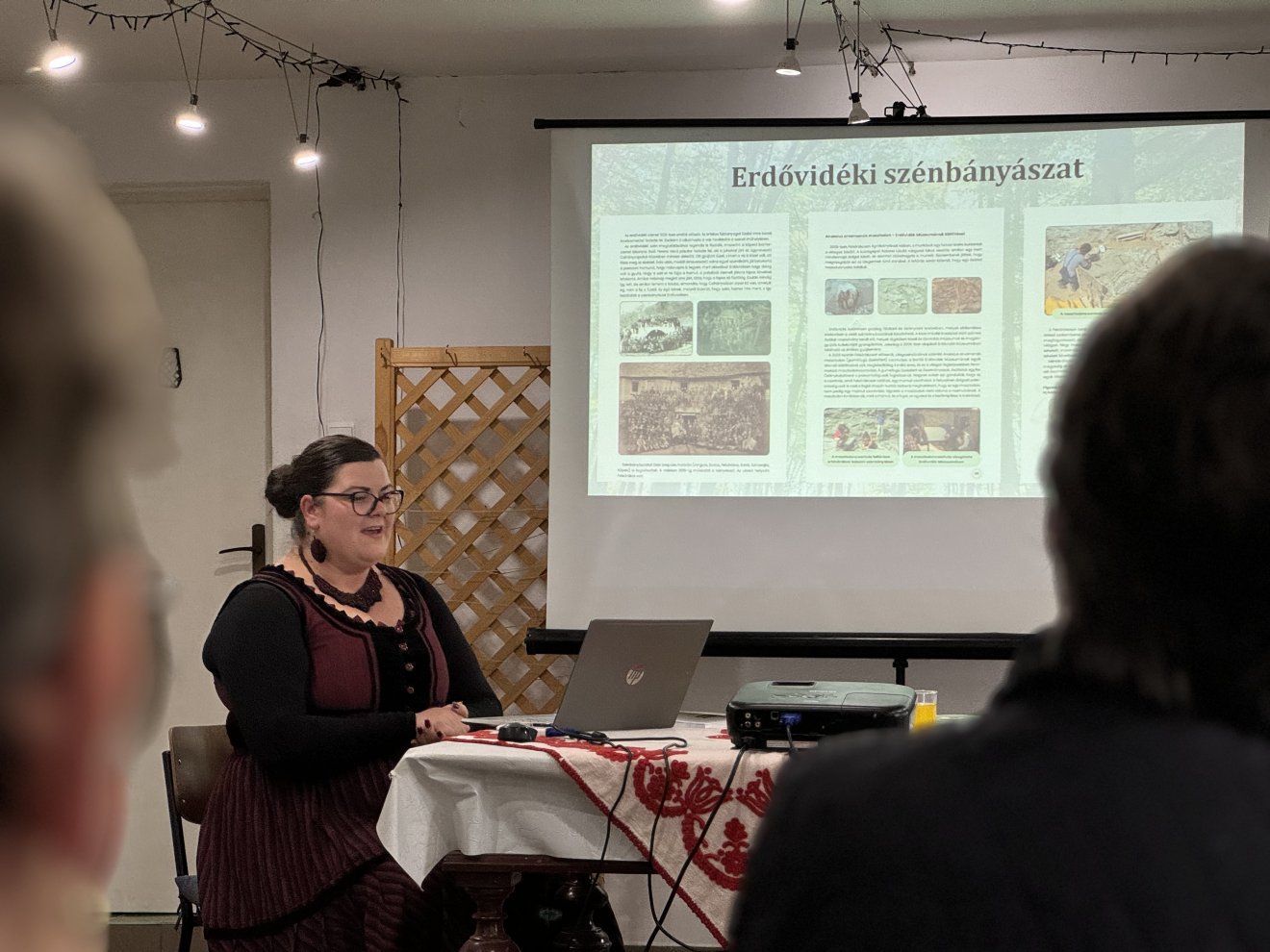 Lakatos Csilla muzeológus és néprajzkutató hisz a hagyomány erejében •  Fotó: Farkas Orsolya