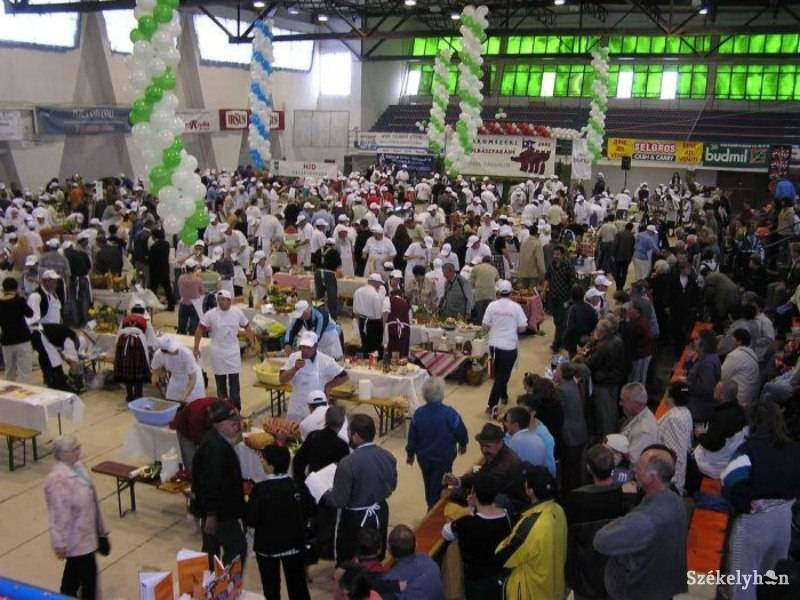 •  Fotó: kolbaszparade.ro