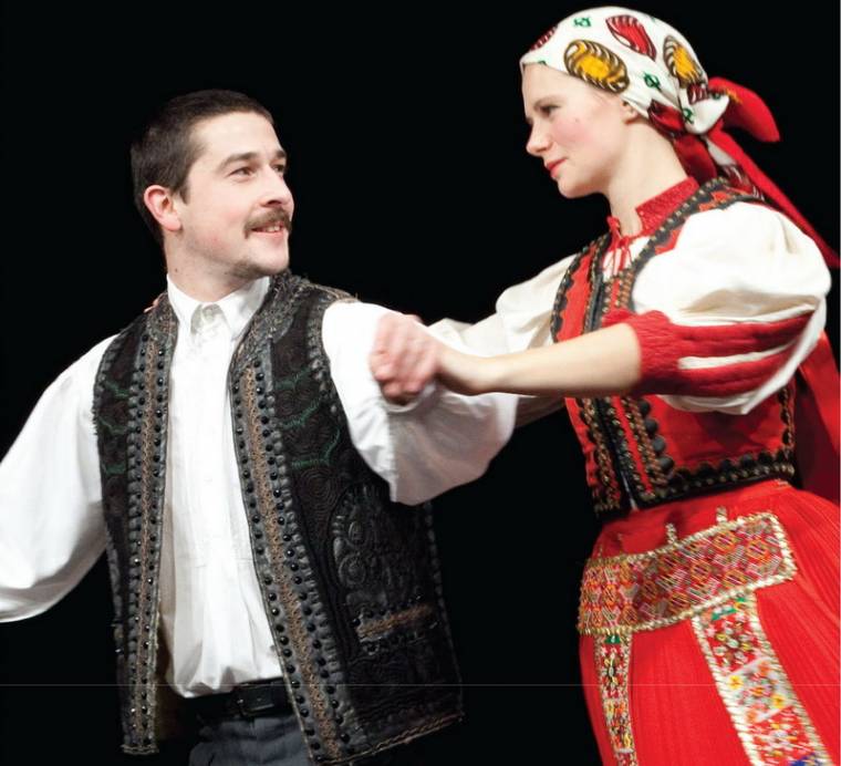 Családi előadás a Háromszék Táncegyüttestől