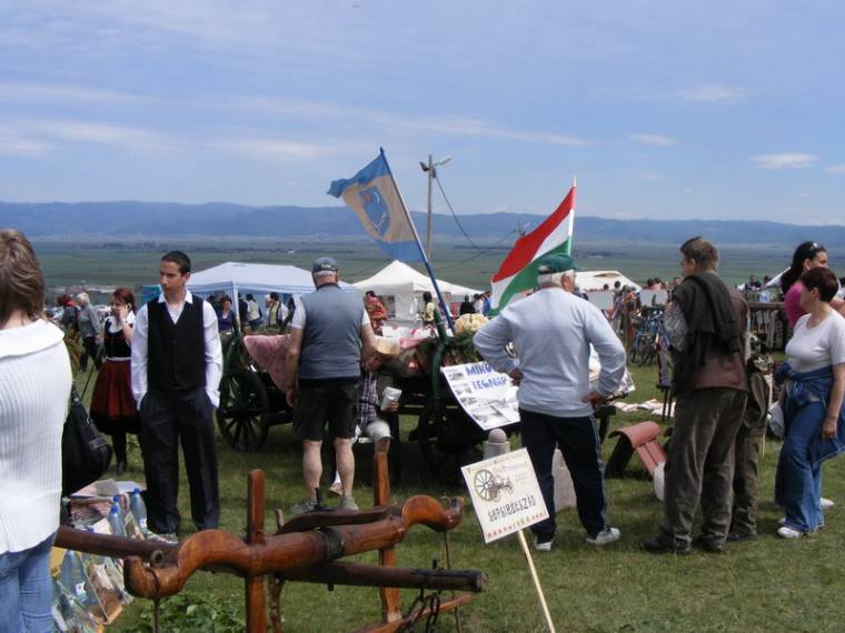 Szekértábor és majális a hétvégén