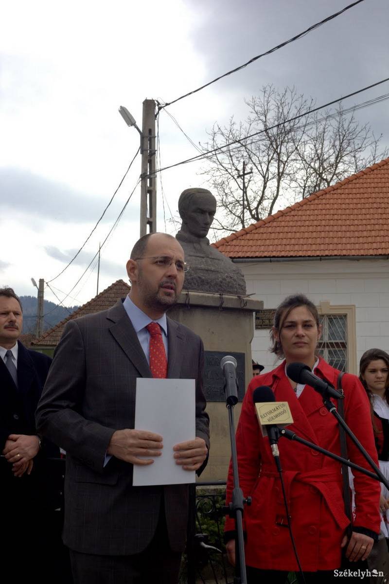 •  Fotó: Henning János
