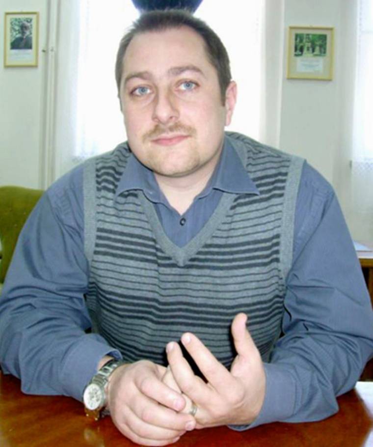 Három orvost alkalmaznak