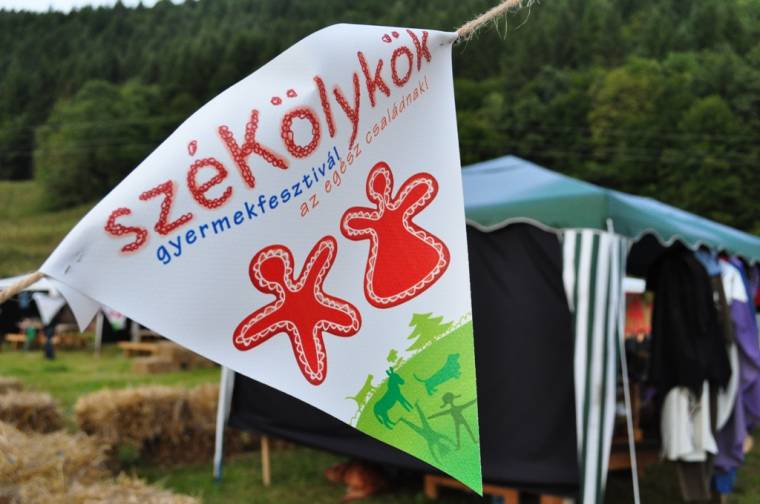 Székölyköktől hangos a Katrosa