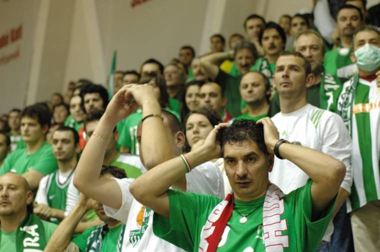 Közepes játék, kötelező győzelem