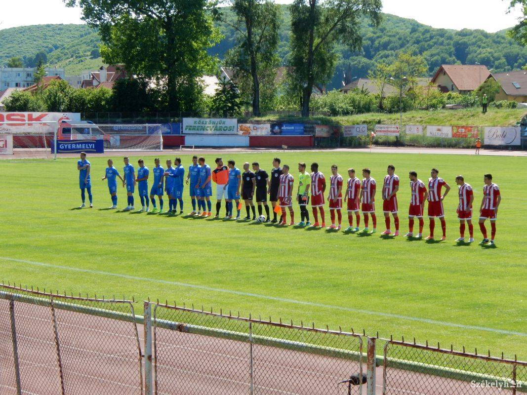 &bullet;  Fotó: Sánta Imre