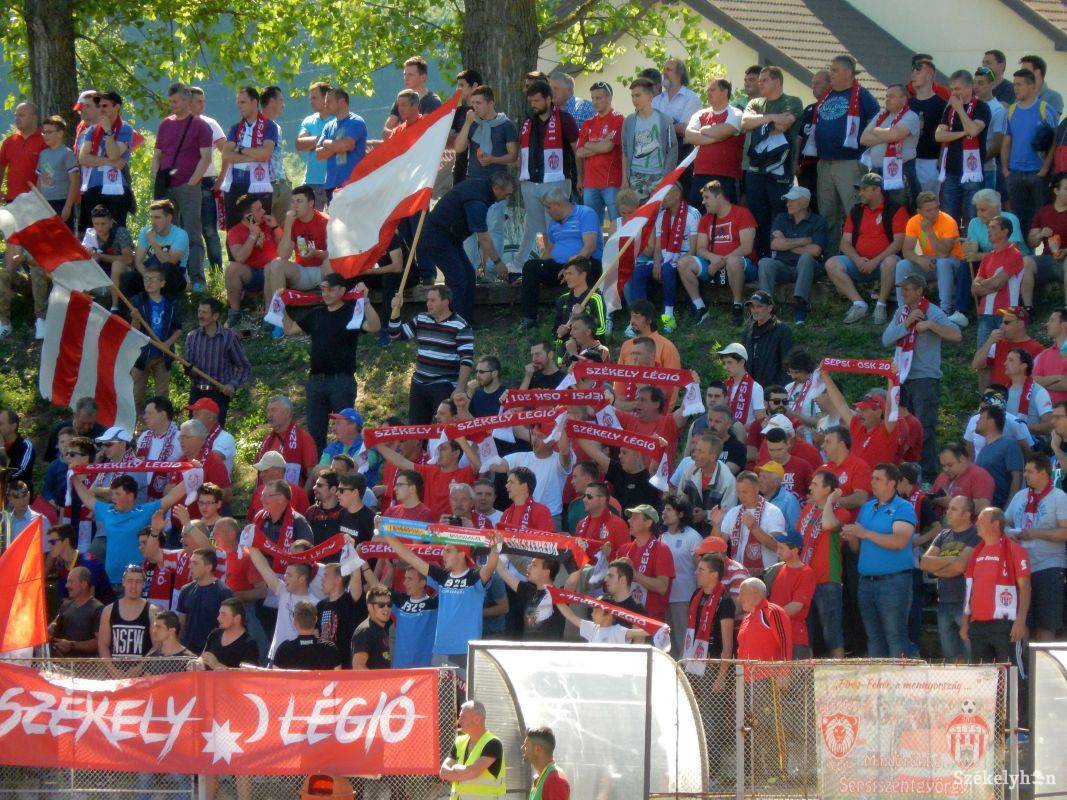 &bullet;  Fotó: Sánta Imre