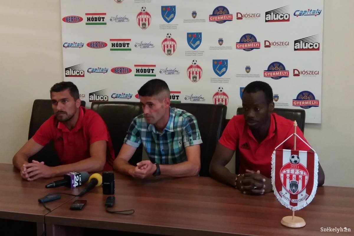 &bullet;  Fotó: Sánta Imre