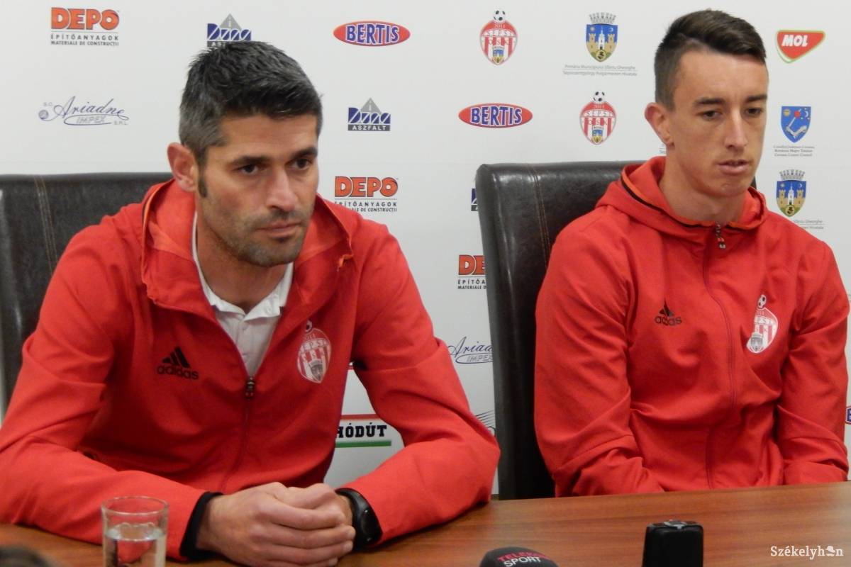 Suciu és Fülöp is azt állítja, gond van a játékosok önbizalmával •  Fotó: Sánta Imre