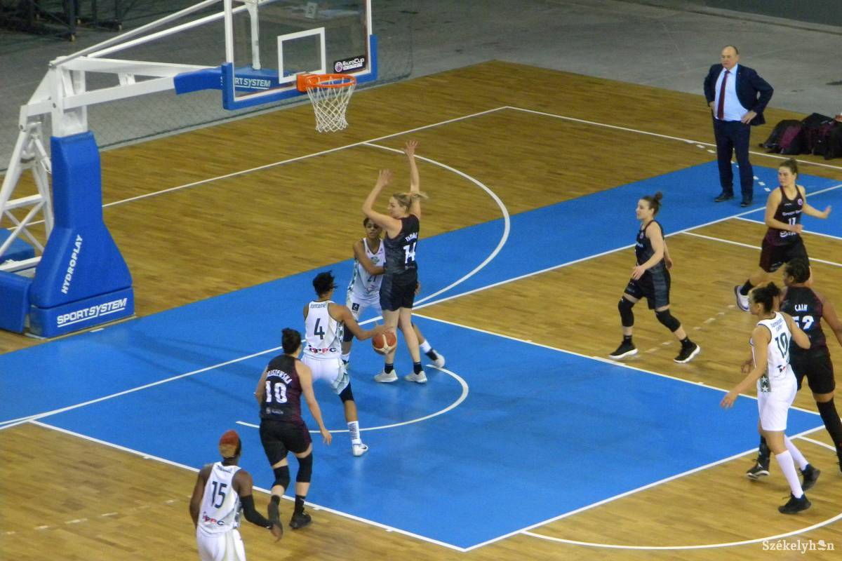 &bullet;  Fotó: Sánta Imre