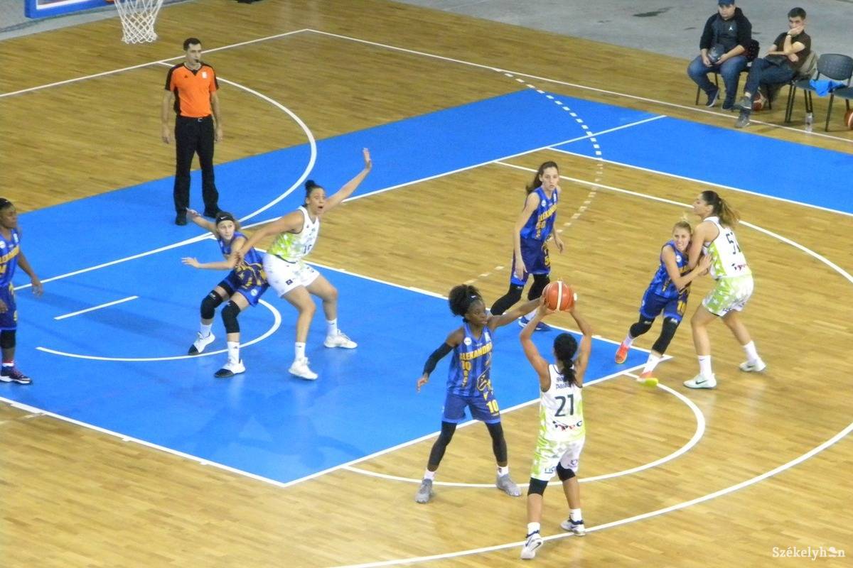 &bullet;  Fotó: Sánta Imre