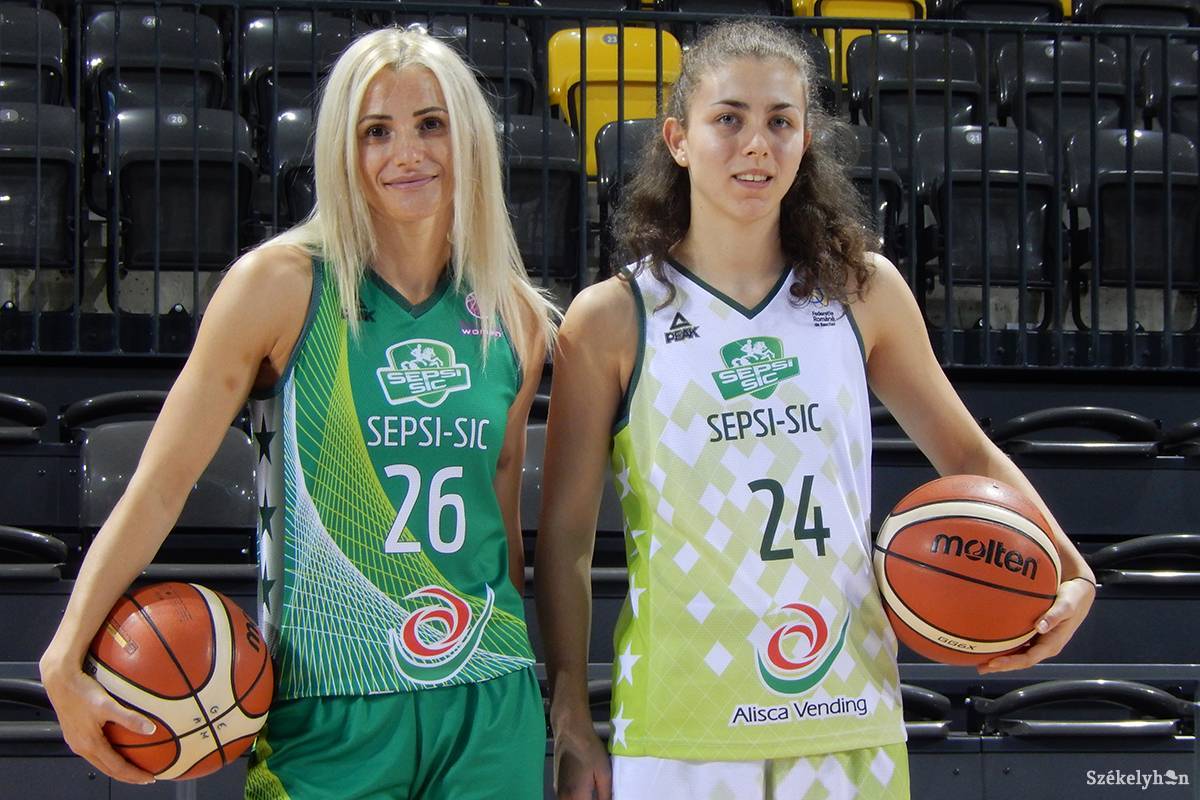 &bullet;  Fotó: Sánta Imre