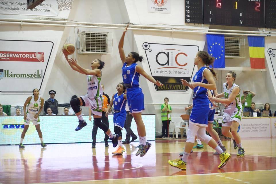 &bullet;  Fotó: Henning János