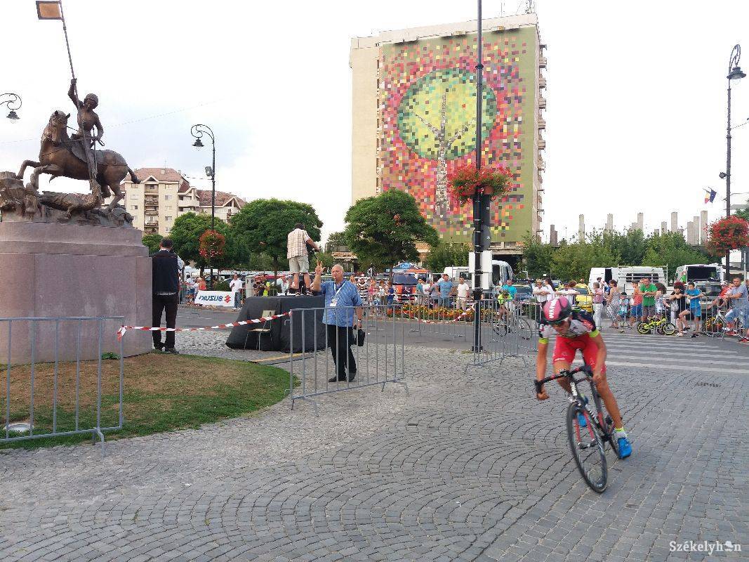 &bullet;  Fotó: Sánta Imre