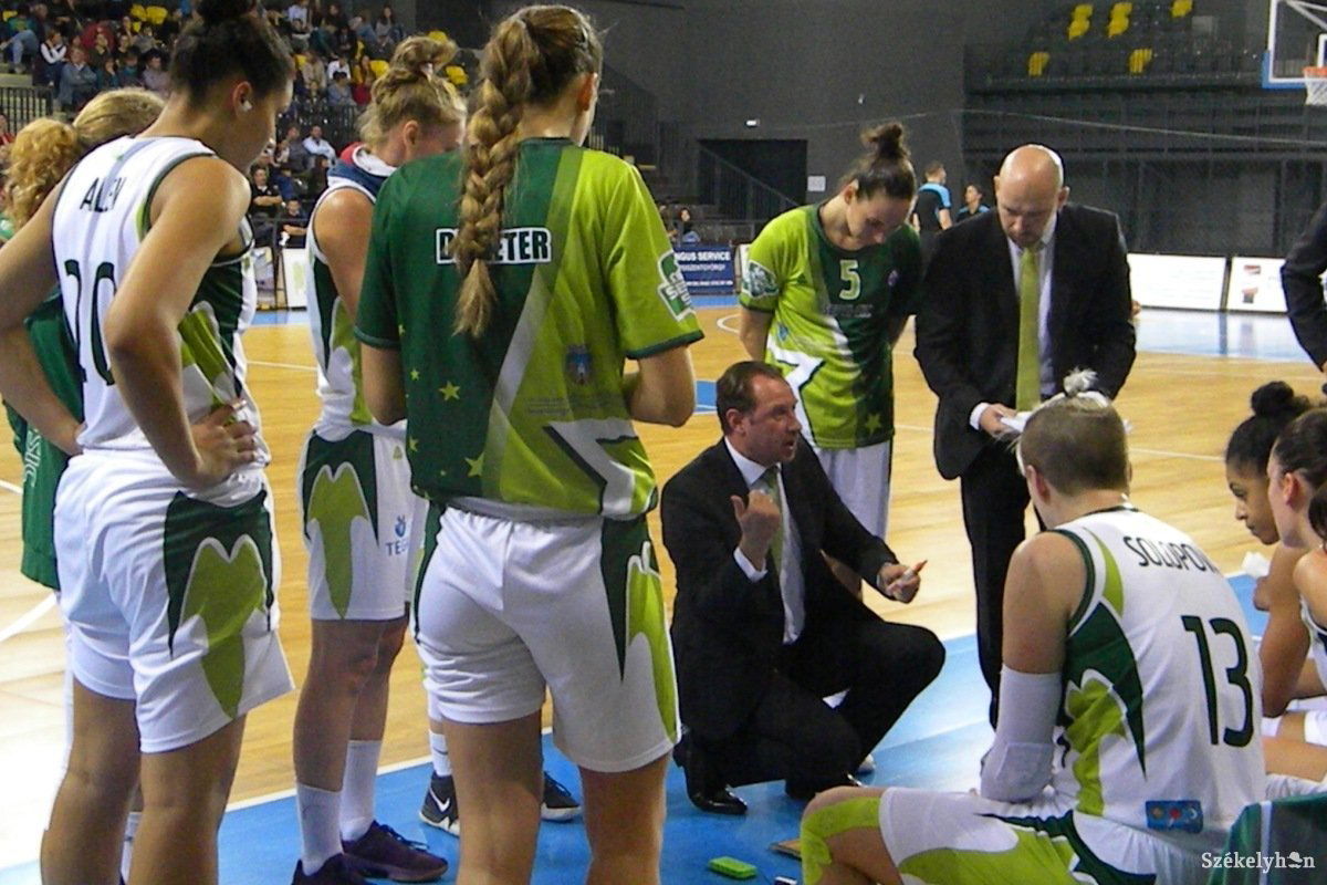 &bullet;  Fotó: Sánta Imre