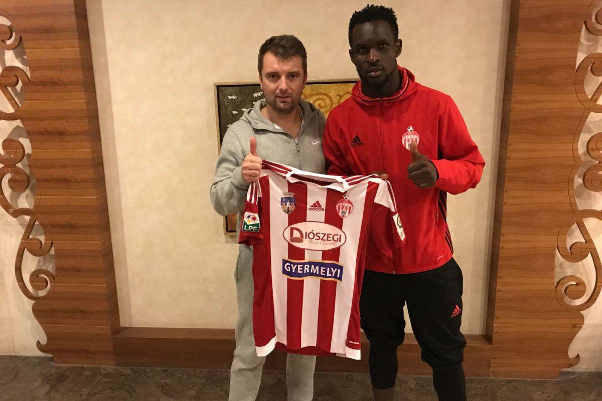 Kuku (képen jobbról) jól mutatkozott be, gólt is szerzett az albán FC Kamza ellen •  Fotó: Sepsi OSK