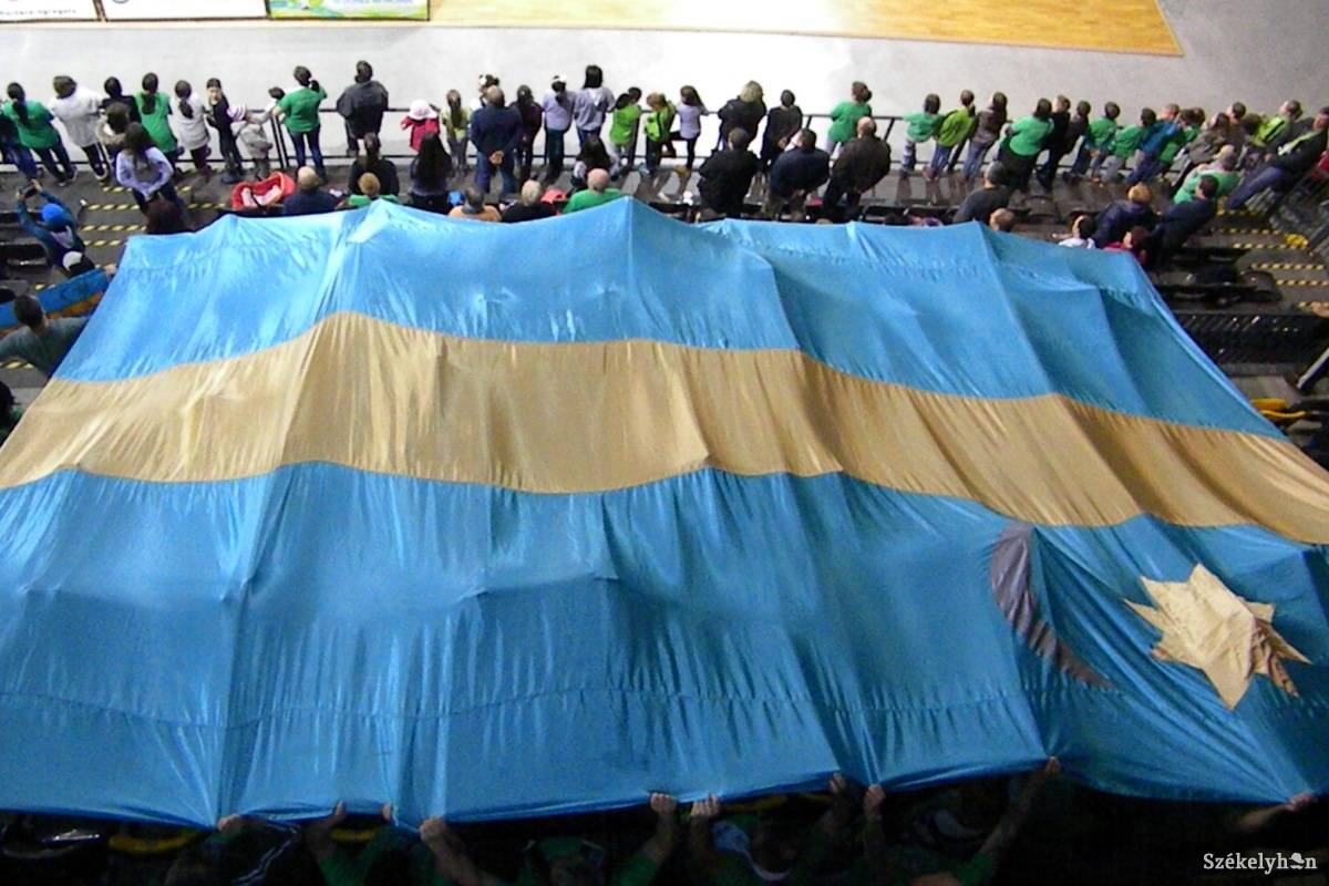 &bullet;  Fotó: Sánta Imre