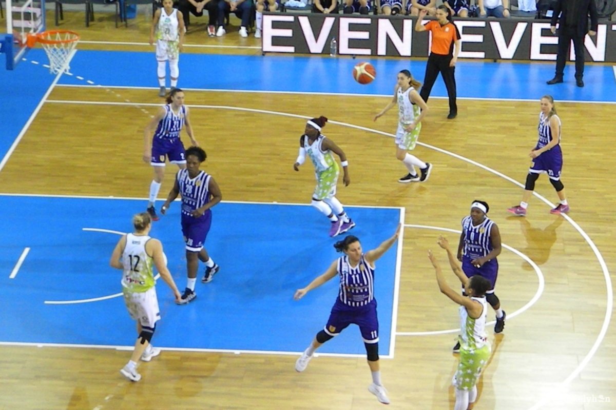 &bullet;  Fotó: Sánta Imre