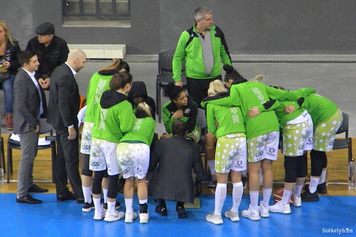 &bullet;  Fotó: Sánta Imre