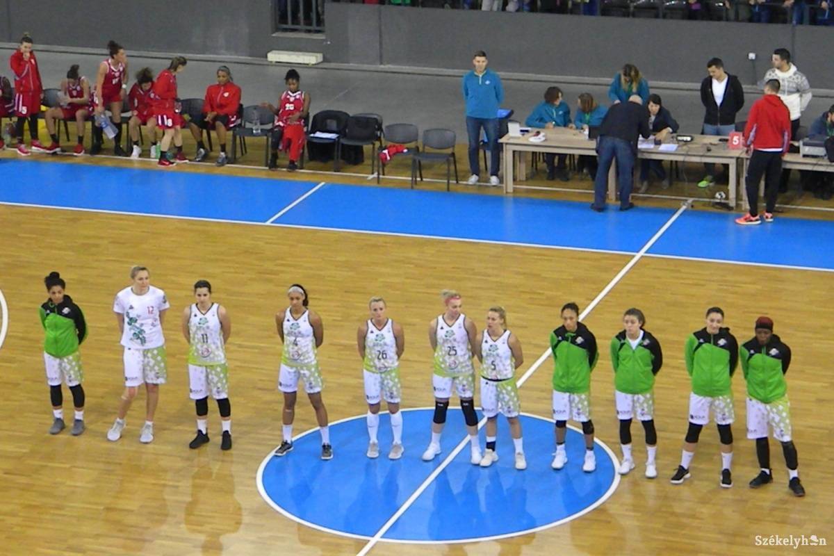 &bullet;  Fotó: Sánta Imre