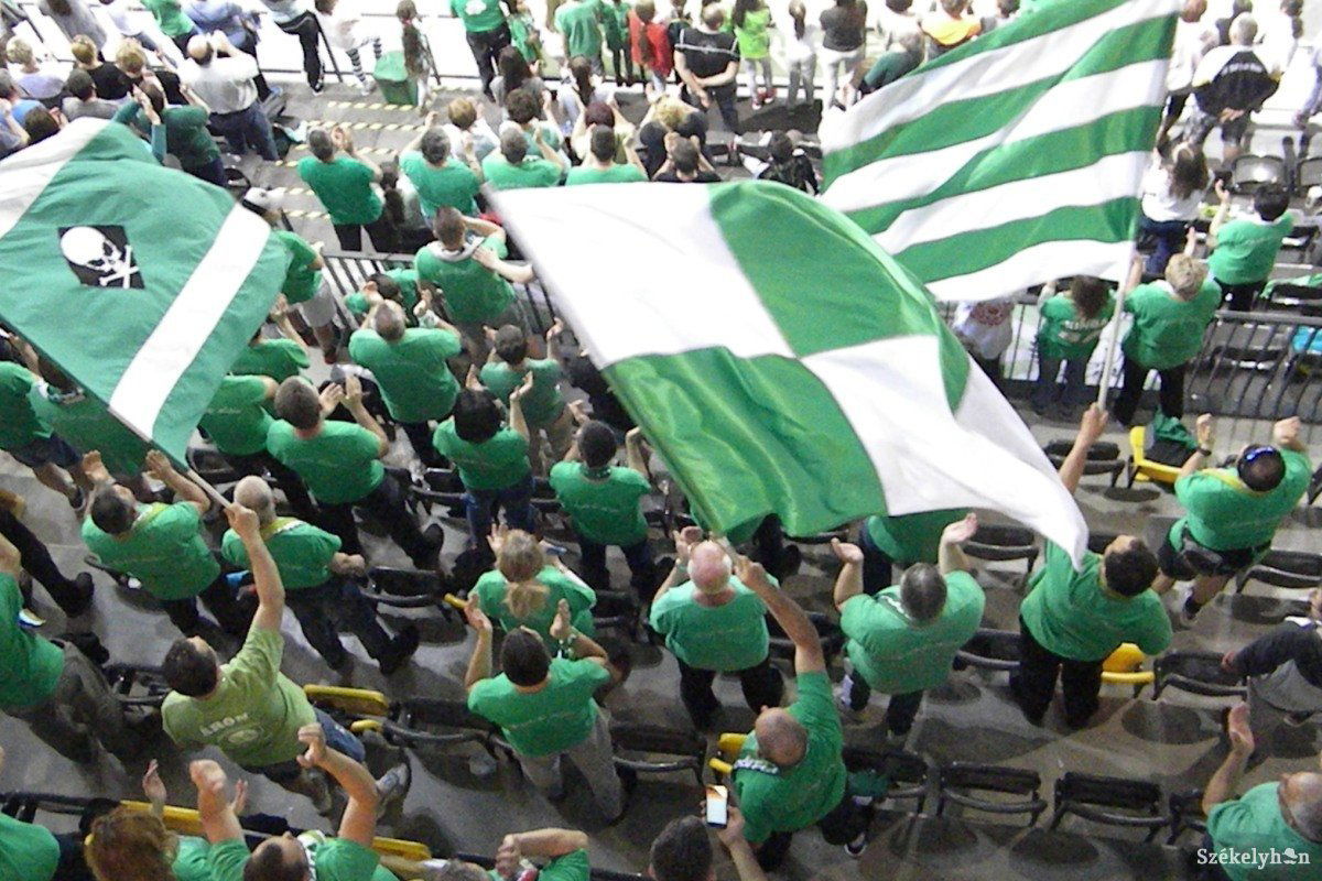 &bullet;  Fotó: Sánta Imre