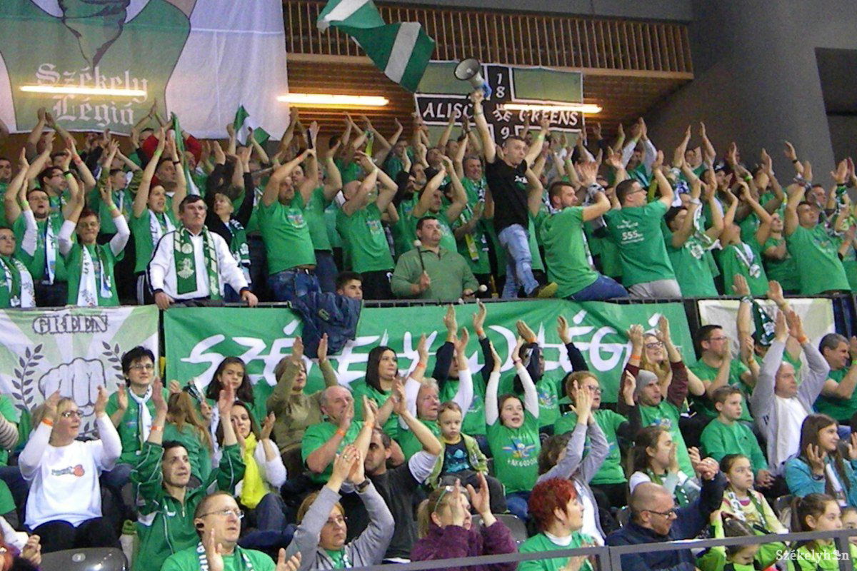 &bullet;  Fotó: Sánta Imre