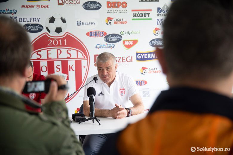 Életműdíjjal jutalmazták a sepsiszentgyörgyi labdarúgóklub stábtagját