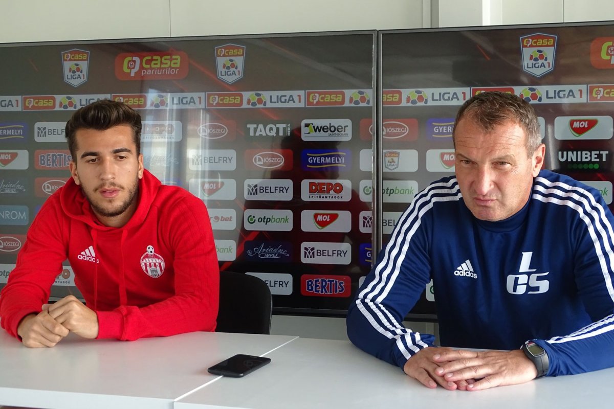 Ronaldo Deaconu és László Csaba a sajtótájékoztatón •  Fotó: Sánta Imre