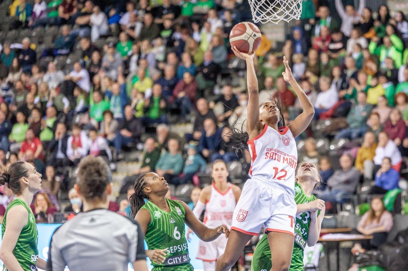 &bullet;  Fotó: Pinti Attila