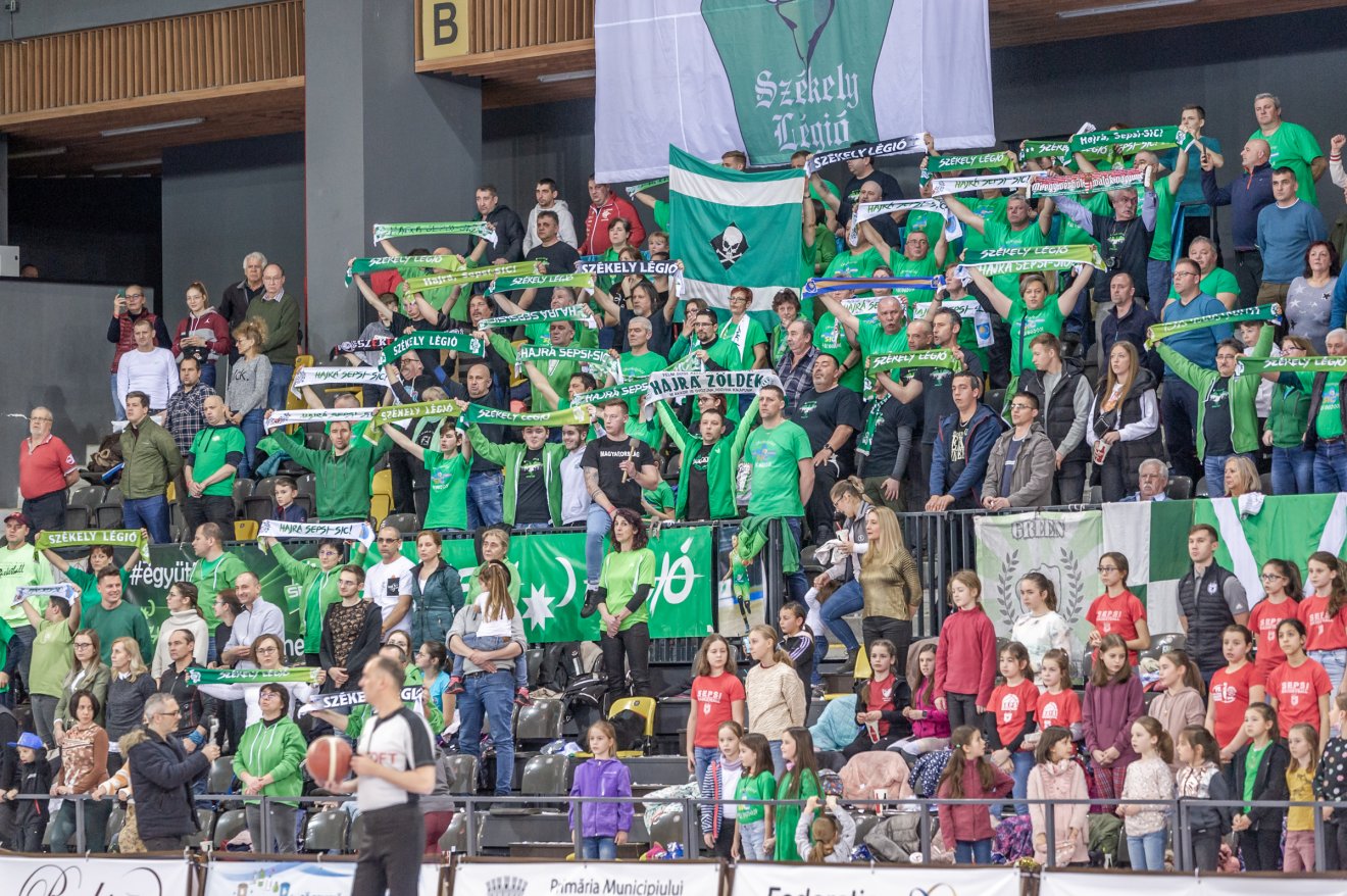 &bullet;  Fotó: Pinti Attila