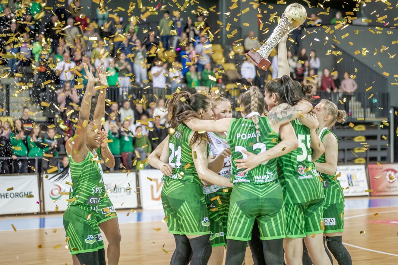 &bullet;  Fotó: Pinti Attila