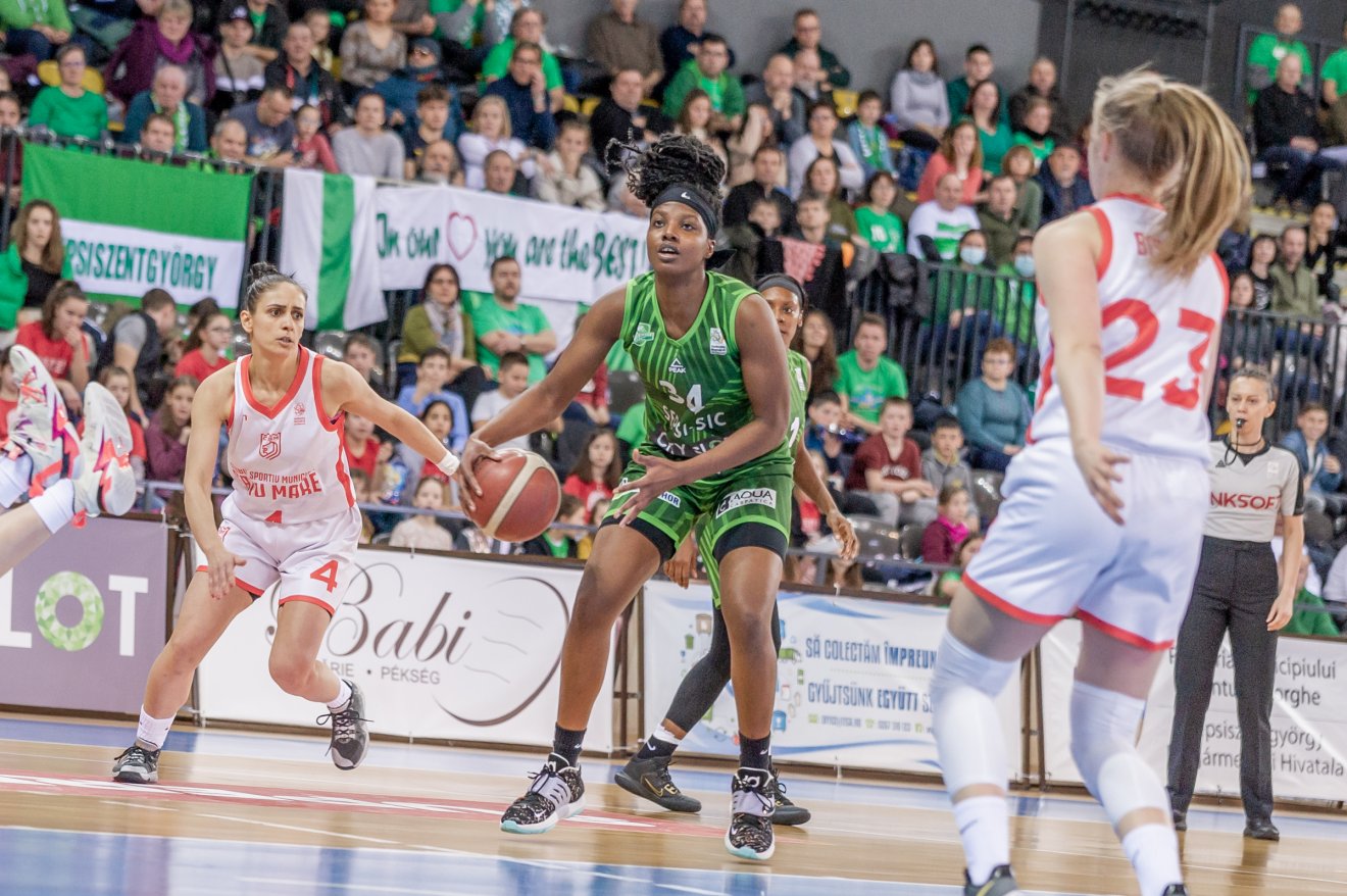 &bullet;  Fotó: Pinti Attila