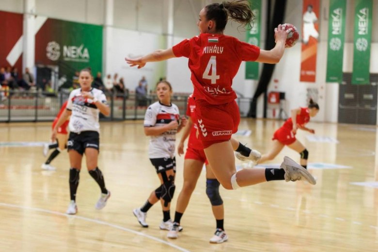 Sokszáz kilométerre az otthontól, karnyújtásra az álmoktól: Mihály Hanna útja Székelyudvarhelyről a profi szerződésig